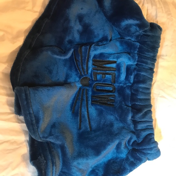 NWT “Kitty” pajamas 💕last one 💕 size small - Picture 8 of 8